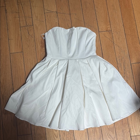 House of CB Emmanuela White Strapless Pleated Mini A-line Dress - Picture 2 of 5